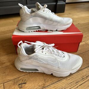 Nike Air Max 2090 (GS) Sneakers Low Triple White Youth 7 CJ4066-102‎